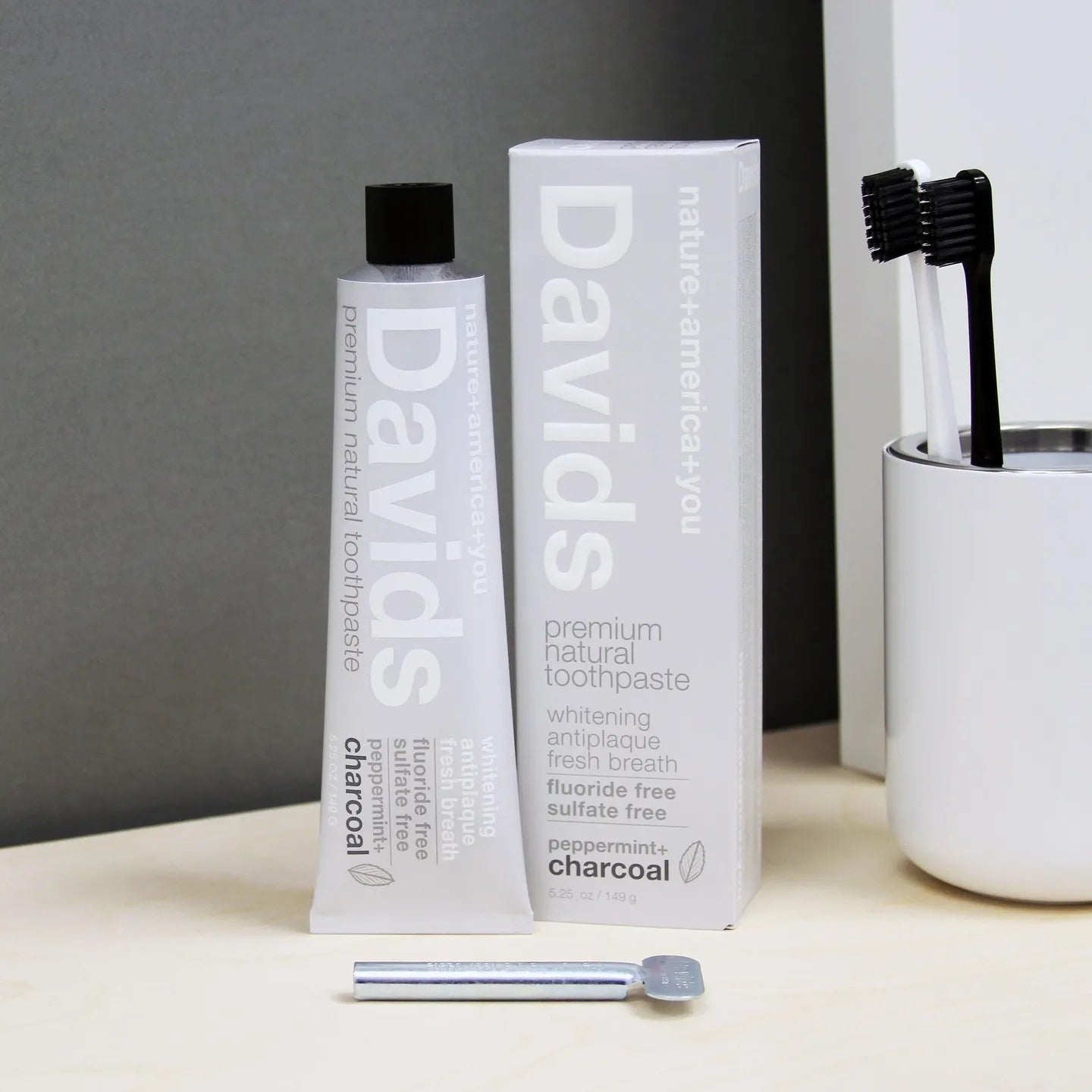 Davids 歯磨き粉 ホワイトニングトゥースペースト【チャコール】149g